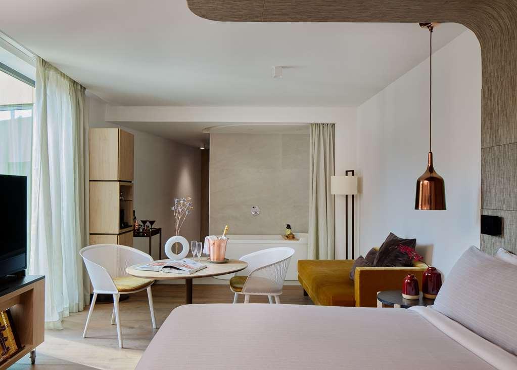 Me Barcelona Hotel Room photo